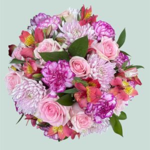 Caja floral con rosas y claveles